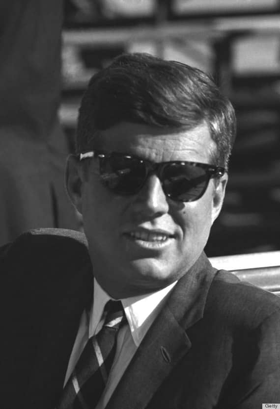 JFK le 5 juin 1963, à White Sands, au Nouveau-Mexique, portant des lunettes de soleil en écaille de tortue