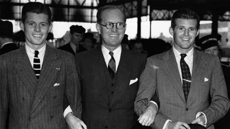 JFK avec son père et son frère vêtus d