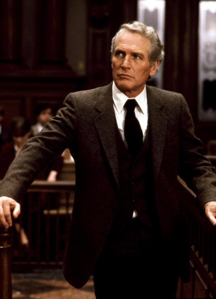 Paul Newman portant un costume trois pièces en tweed dans The Verdict