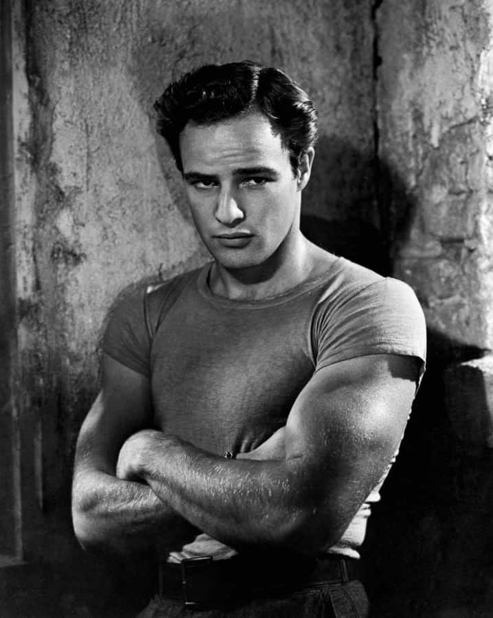 Marlon Brando dans Un tramway nommé Désir en t-shirt non blanc