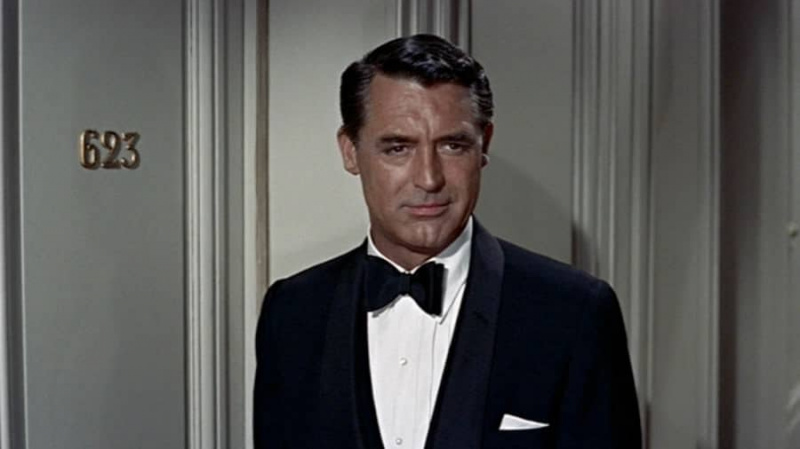 Cary Grant em um smoking xale