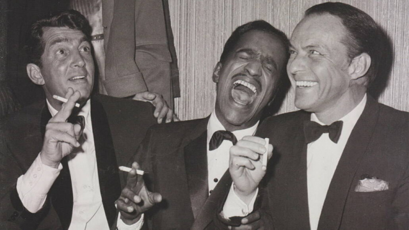 Rat Pack u crnoj kravati – imajte na umu da samo Sinatra ima francuske manšete