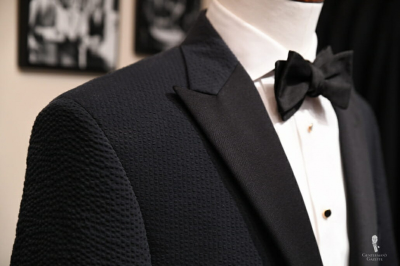 Seersucker Dinner Jacket Tuxedo s klopami z grogrénového hedvábí od Bena Silvera