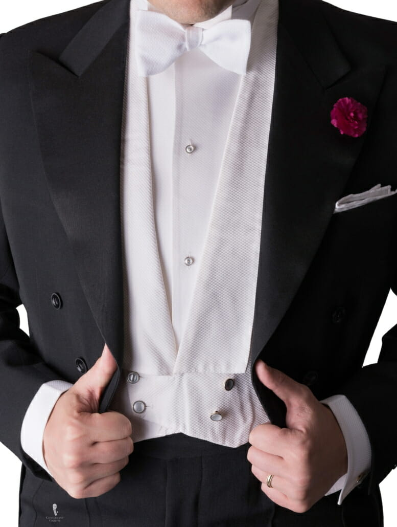 Večerní celovečerní vesta nebo vesta s bílou kravatou v barvě Marcella Piqué