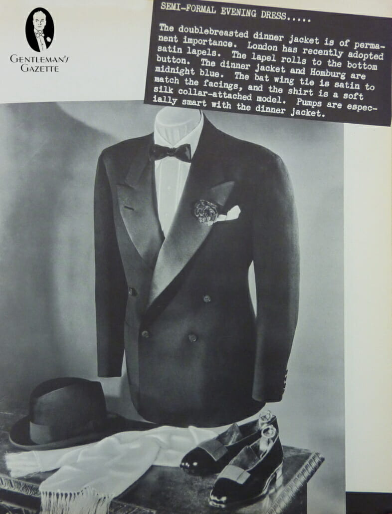 Robe de soirée semi-formelle des années 1930 - DB Tuxedo en bleu nuit avec revers en pointe, parementure en satin et boutonnière à œillets, homburg, foulard en soie blanche et escarpins d