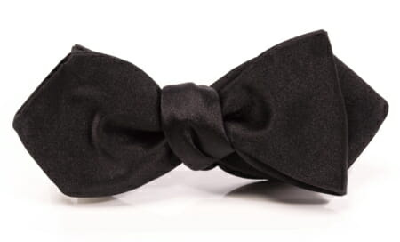 black_self-tie_bow_tie_in_silk_satin_sized_with_pointed_ends_-_fort_belvedere_w