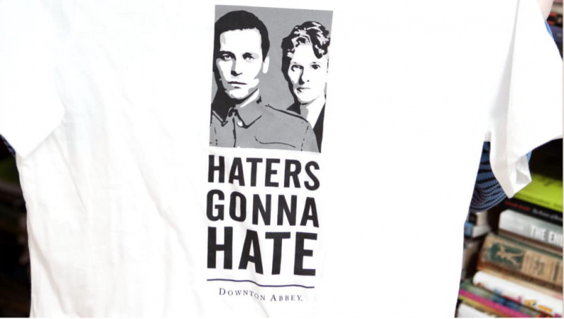 Camisetas com slogan