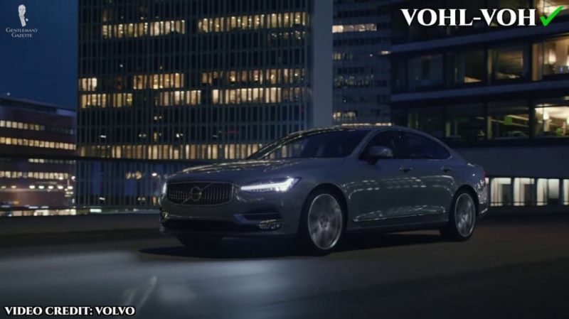 Volvo é realmente pronunciado com uma ênfase mais curta na última sílaba.