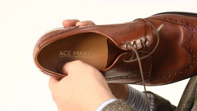 Ace Marks a Allen Edmonds mají šířku E a větší, aby vám pomohly správně padnout.