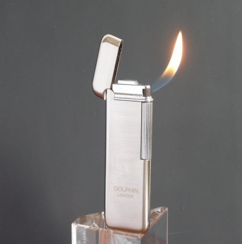 Dýmkový zapalovač s bočním plamenem