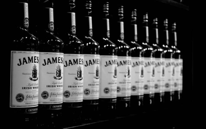 Lahve irské whisky Jameson