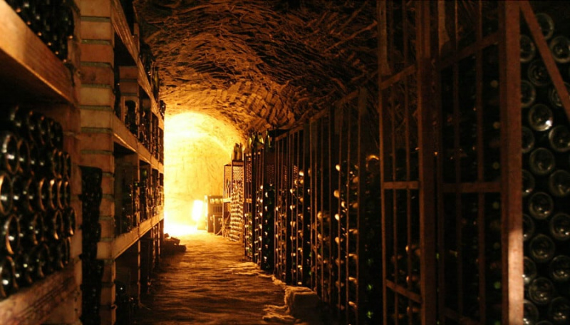 La cave est une partie importante du bon vieillissement de nombreux vins de Bordeaux