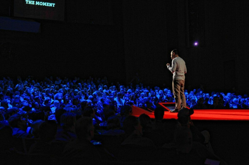 Cesar Kuriyama fala no TED2012 Crédito da foto: www.ted.com/talks