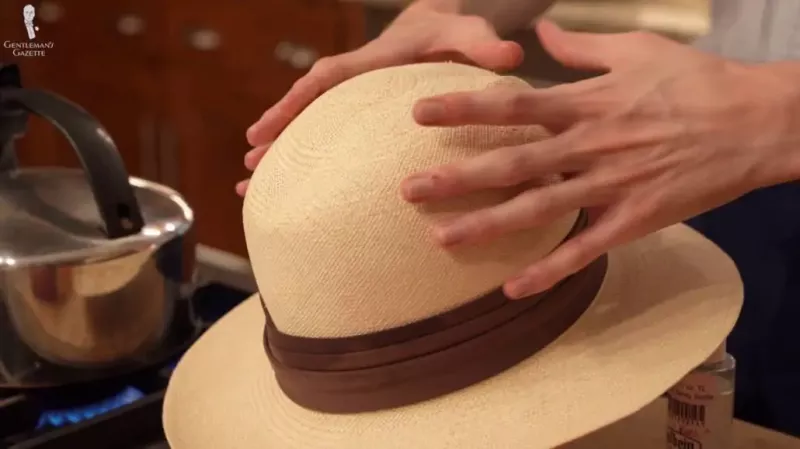 moldando o chapéu para sua forma redonda